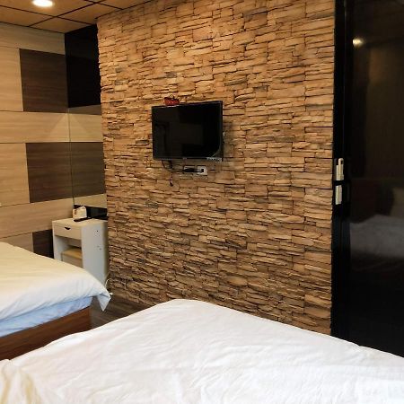 Meiting B&B Shuili Bagian luar foto