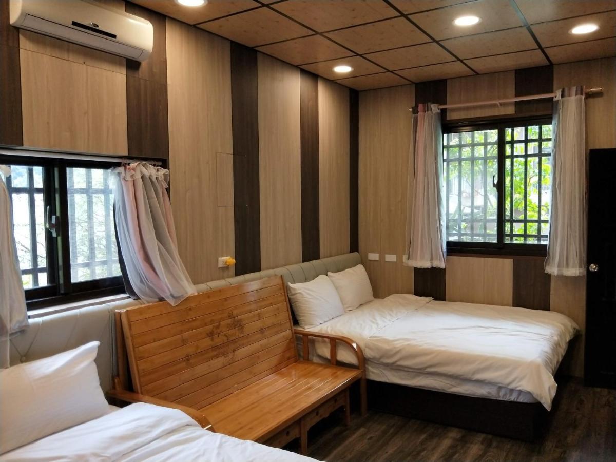 Meiting B&B Shuili Bagian luar foto