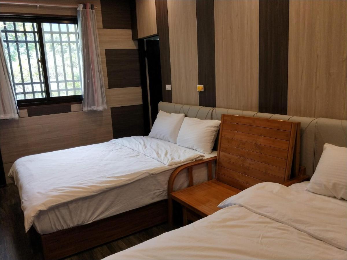 Meiting B&B Shuili Bagian luar foto