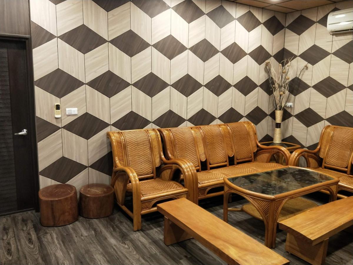 Meiting B&B Shuili Bagian luar foto