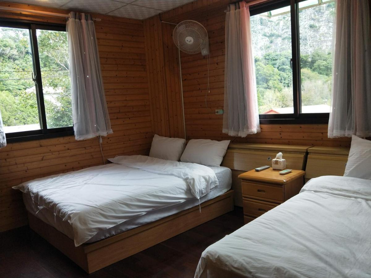 Meiting B&B Shuili Bagian luar foto